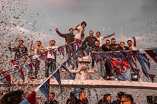 🛳Кажется, морских чемпионских парадов еще не было. Смотрите, как празднует Трабзон