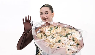 💐 Мем нашей фигурки – прощальный букет тренеру. Валиева дарила его и Тутберидзе, и Соколовской