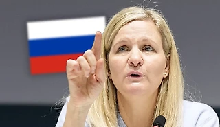 Мир сопротивляется возвращению России: отказы в визах, запрет флага и коллективные жалобы