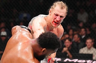 Волкова снова опрокинули с титульником UFC. Он тоже в этом виноват