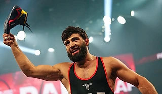 «Одна схватка стоила дороже $100 тысяч». Как борьба затягивает звезд UFC – от Волкова до Шары