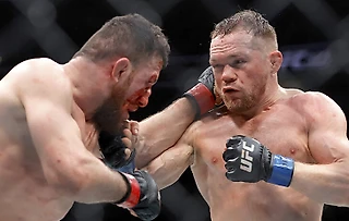Реванш Яна и Двалишвили и первый титульник Евлоева – онлайн космического UFC 333
