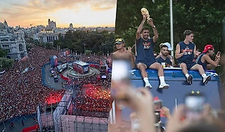 Парад чемпионов на 2 млн фанатов: Ямаль в короне, «Ку-ку-ку-курелья», Ферран в кепке Make Spain Great Again