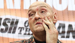 Фьюри против 46-летнего боксера, дравшегося во фрик-боях 1 vs 3. Главный проходняк в карьере