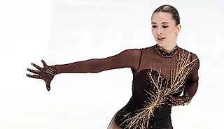 «Блин, я выступаю!» Валиева кайфует, несмотря ни на что, а ее тренер сделала жест для ISU