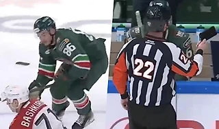 Казус года в КХЛ: форвард «Ак Барса» выронил телефон на лед. Да, прямо во время игры!