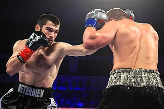 Бетербиев завоевал чемпионский титул