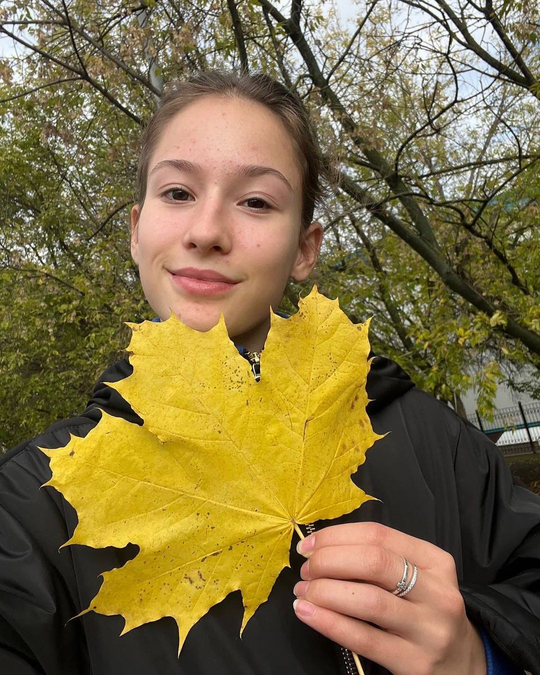 Сидни Маклафлин, Элинор Паттерсон, Софья Акатьева