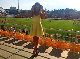 Самые красивые болельщицы тура