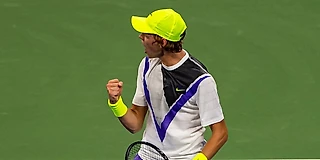 Обладатель самого мощного бэкхенда