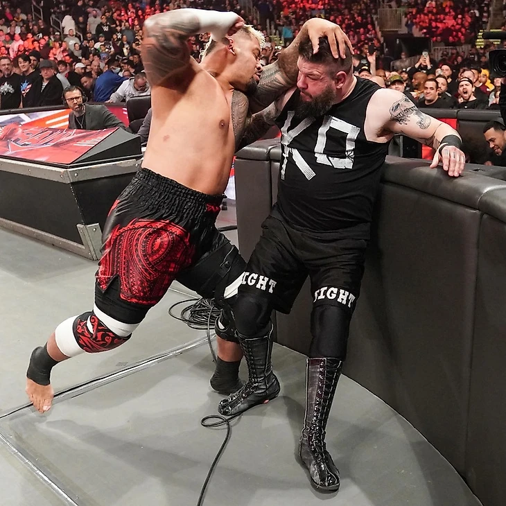 Обзор WWE Monday Night RAW 06.03.2023, изображение №1