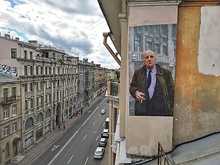 Футбол в русской поэзии: у Бродского – часть «идеального города», герой Набокова влюблялся прямо в воротах