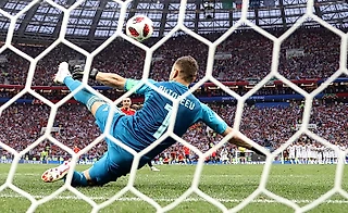 От перемены мест слагаемых