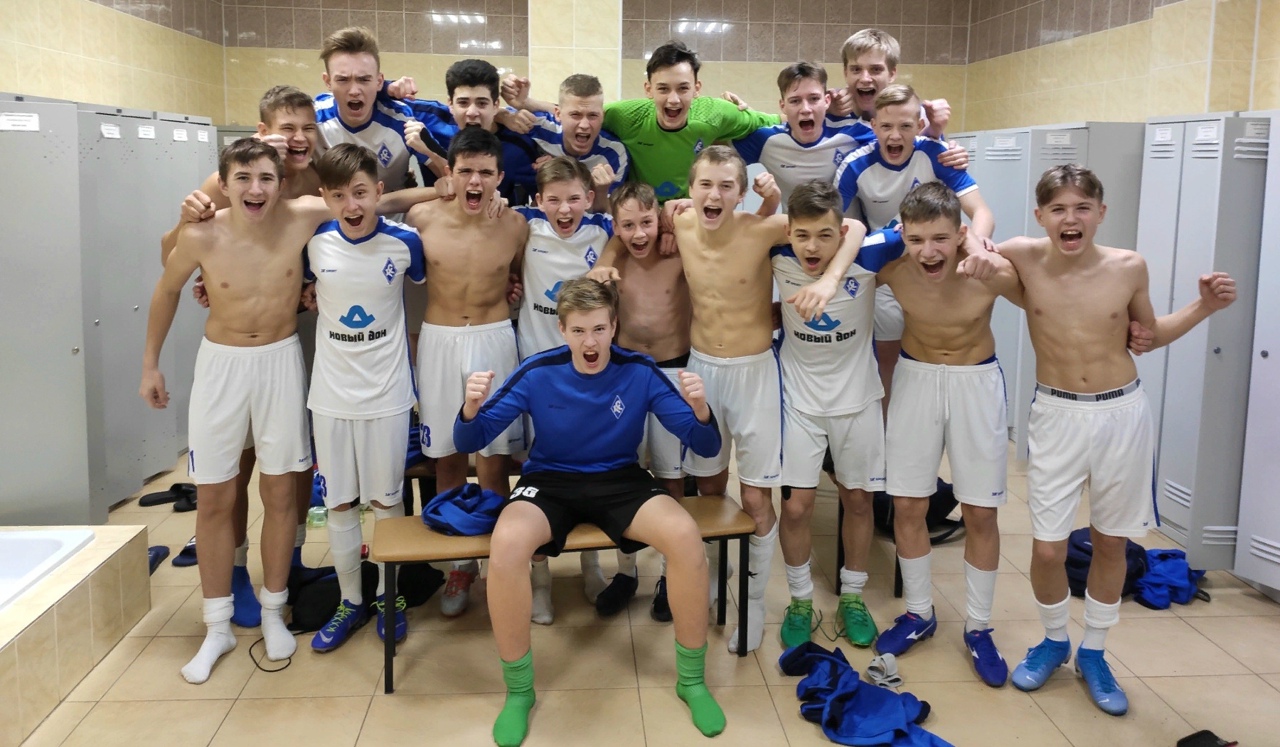 Артём Радаев - 16-летний новичок молодёжки «Крыльев», начавший играть в футбол в том же возрасте, что и Пиняев