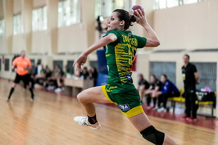 Olimpbet Суперлига. Алиса Дворцевая: "Гандбол нравится за жёсткость! Просто нужно уметь падать", изображение №4