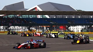 Ф2. Шварцман вновь побеждает, но лидер чемпионата - его напарник