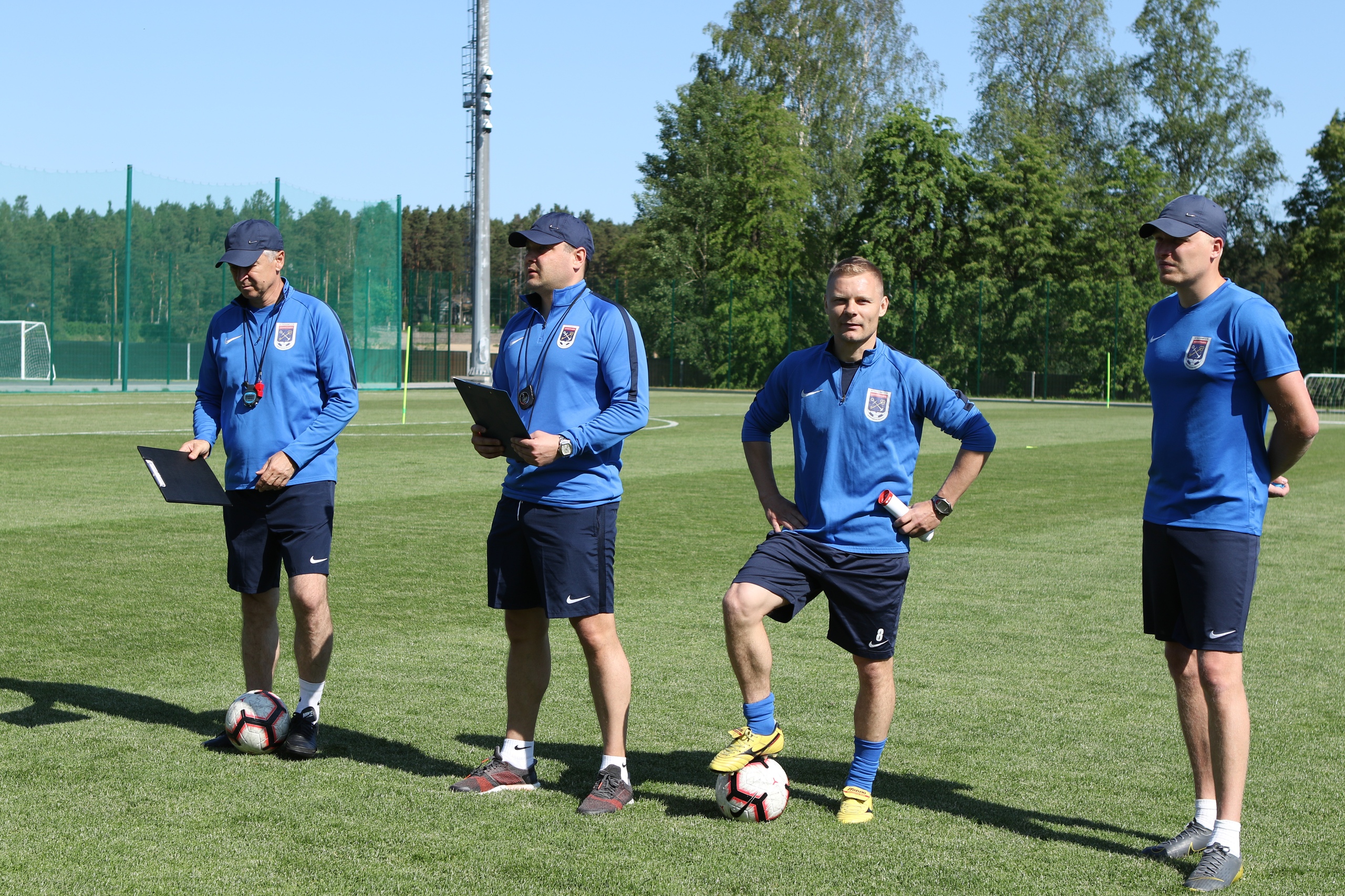 Зенит мол, Вторая лига Б, Ленинградец, Зенит U-19, Денис Бушуев, Максим Астафьев, Геннадий Бондарук, ПФЛ Россия