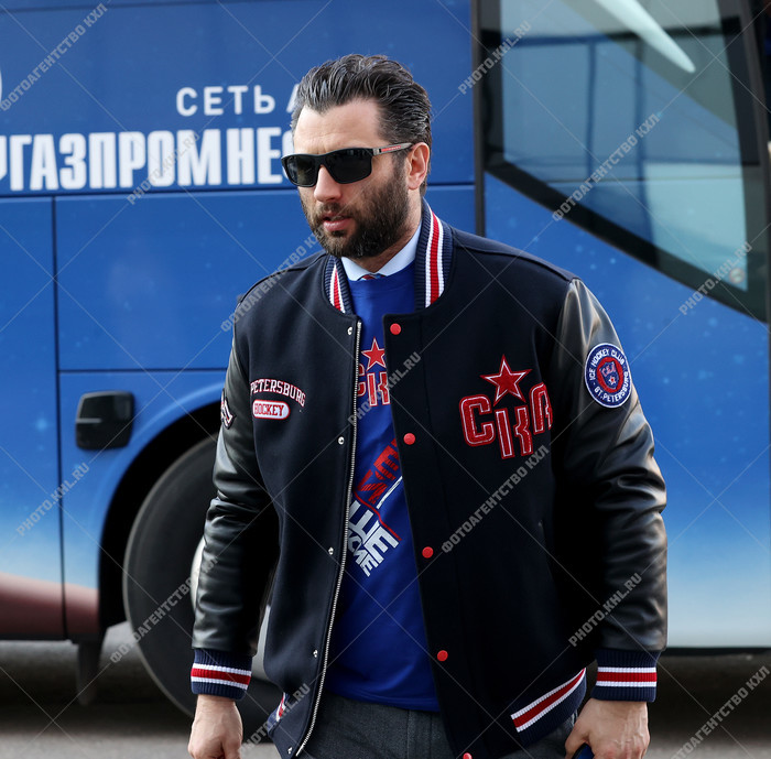 Арсений Грицюк, Спартак, КХЛ, Сборная России по хоккею с шайбой, Амур, Витязь, Металлург Мг, СКА, Молодежная сборная России по хоккею, Никита Гусев, Сочи, Газпром, Роман Ротенберг, Йокерит