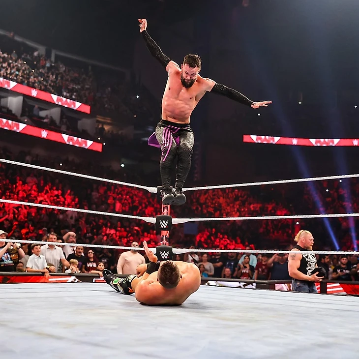 Обзор WWE Monday Night RAW 08.05.2023, изображение №10