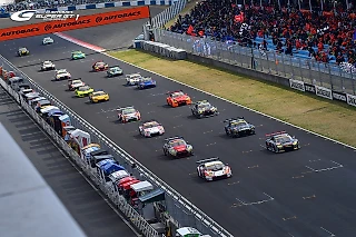 Super GT 2018: обзор раунда в Окаяме для категории GT300