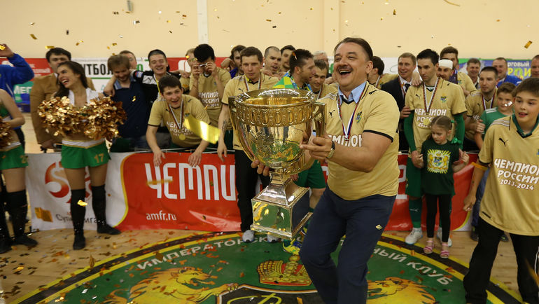 Дина, Сергей Козлов