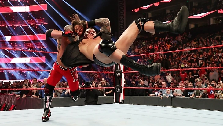 Обзор WWE Monday Night RAW 02.12.2019, изображение №23