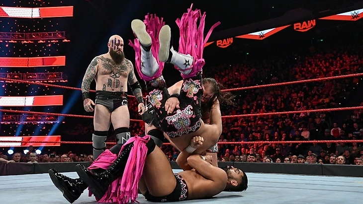 Обзор WWE Monday Night RAW 13.01.2020, изображение №16