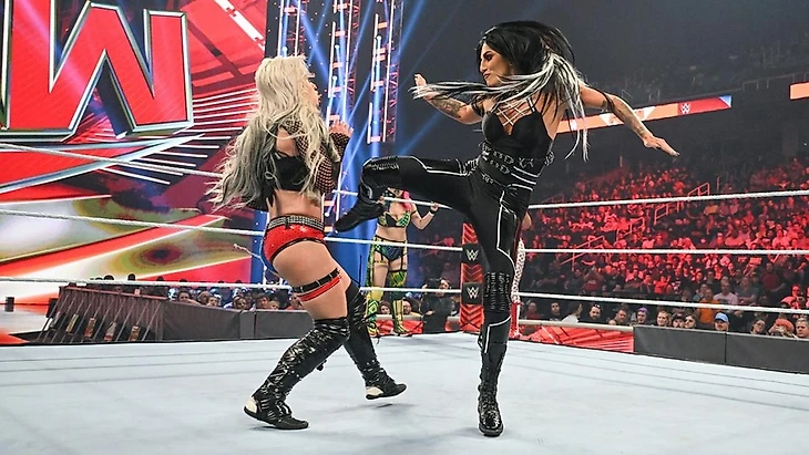 Обзор WWE Monday Night RAW 02.05.2022, изображение №29