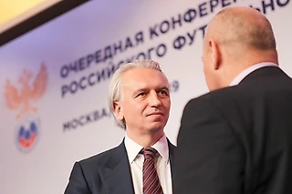 ПОЧЕМУ РФС НЕ РАЗВИВАЕТ, А ВЕЧНО ТОРМОЗИТ?