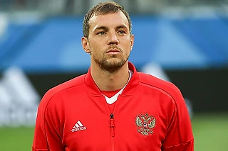 Зачем власти облизывают Дзюбу
