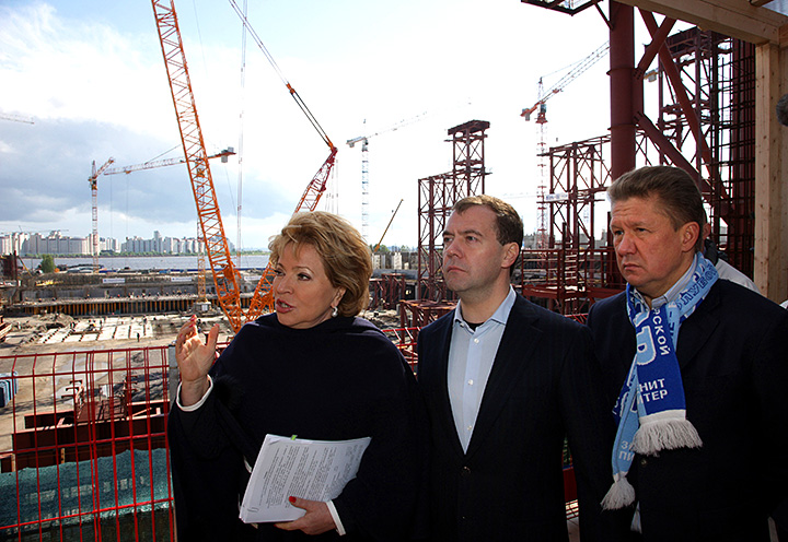 Зенит, Газпром Арена (Крестовский), Виталий Мутко, стадионы, болельщики