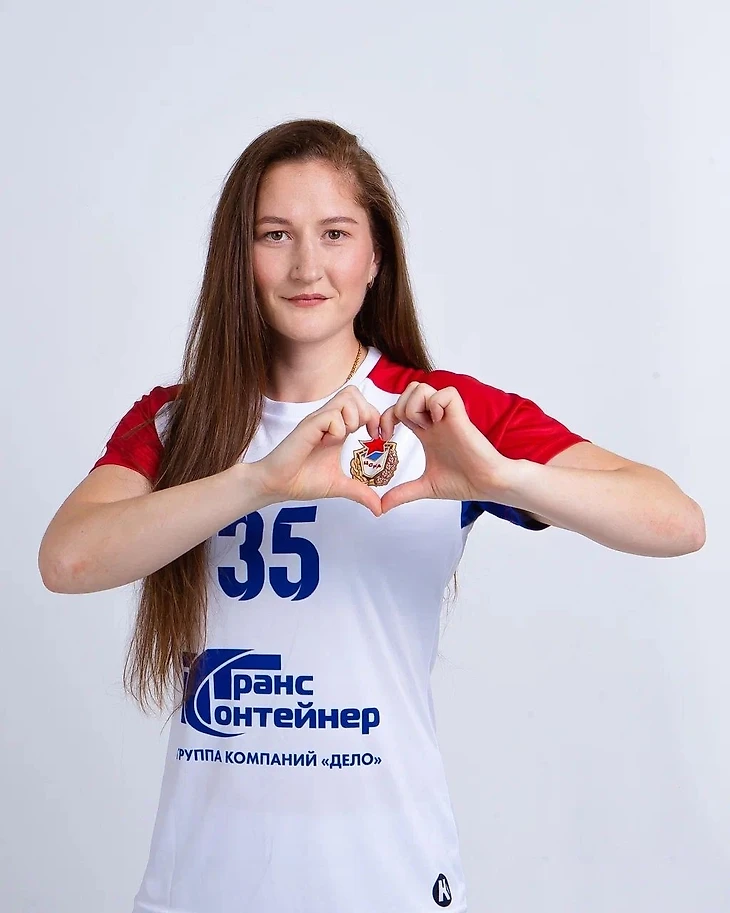 Наталия Котина: "Была всю жизнь Котом. И даже Гарфилдом, когда появился такой мультик", изображение №1