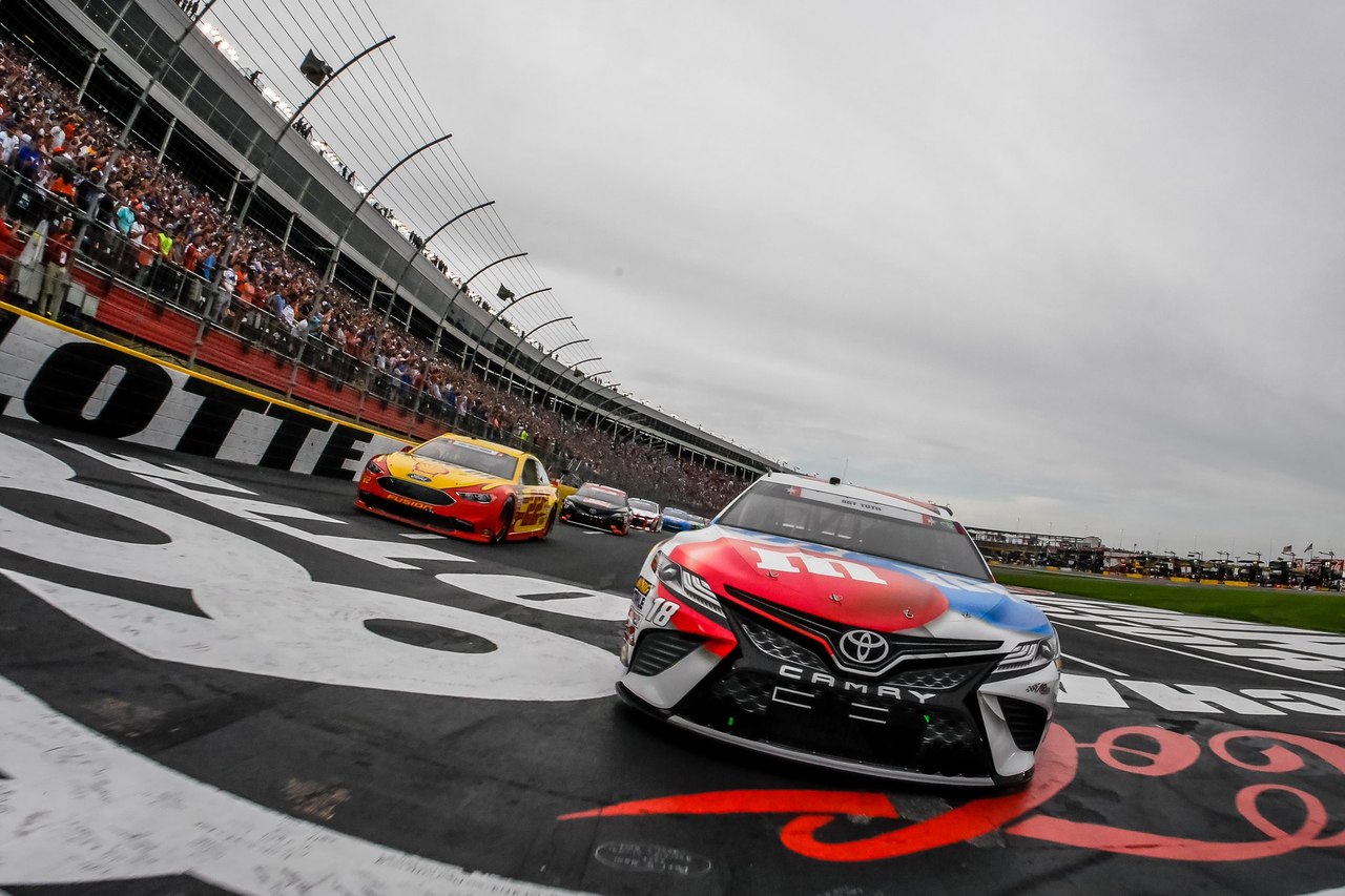 Кайл Буш, NASCAR, Кевин Харвик, Джимми Джонсон, НАСКАР