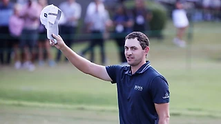 Патрик Кэнтлэй сдерживает Джона Рама, и побеждает на «Tour Сhampionship»