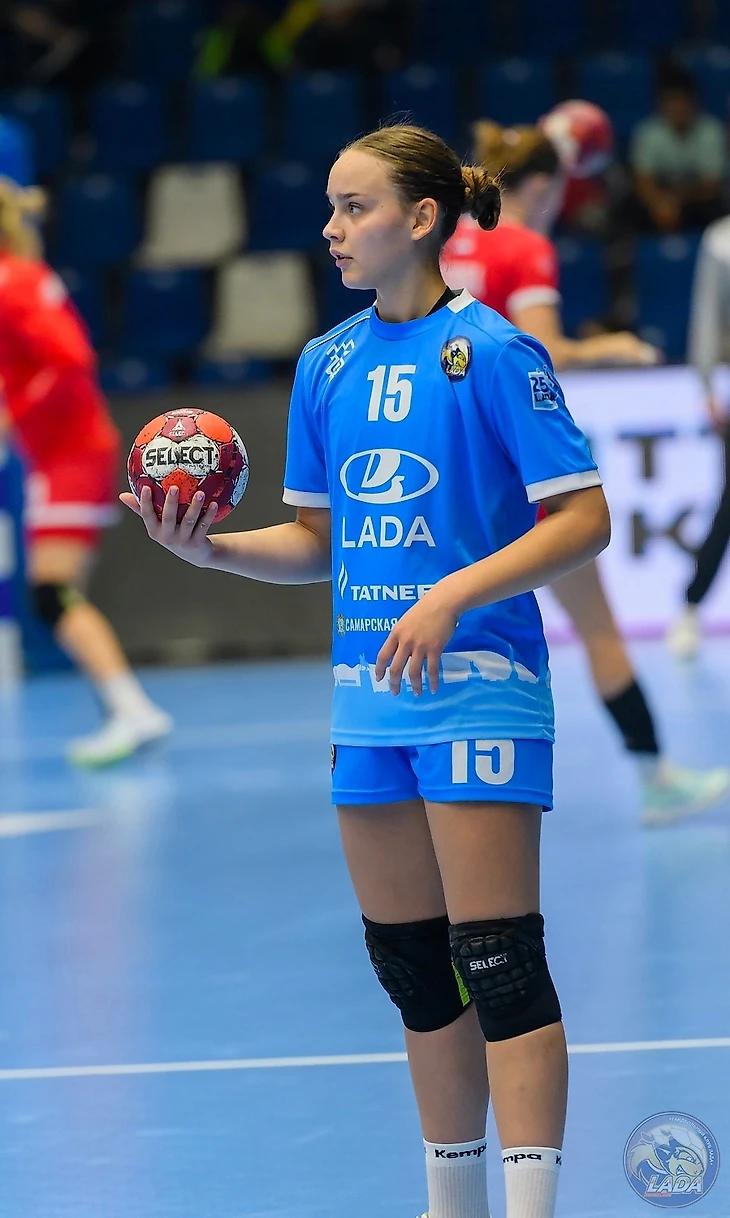 Olimpbet Суперлига. Екатерина Терлецкая: "На день рождения в "Ладе" разрешают поиграть в футбол", изображение №3