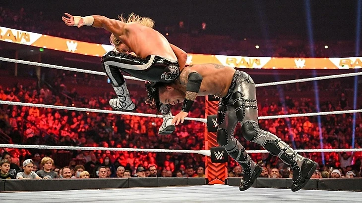 Обзор WWE Monday Night RAW 03.01.2022, изображение №14