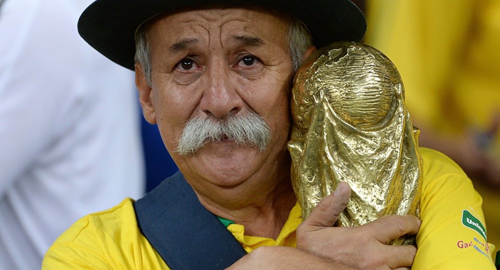 Сборная Бразилии по футболу, Чемпионат Украины по футболу, Чемпионат мира по футболу, Евро-2016, болельщики, Сборная Испании по футболу, Динамо Киев, Маноло