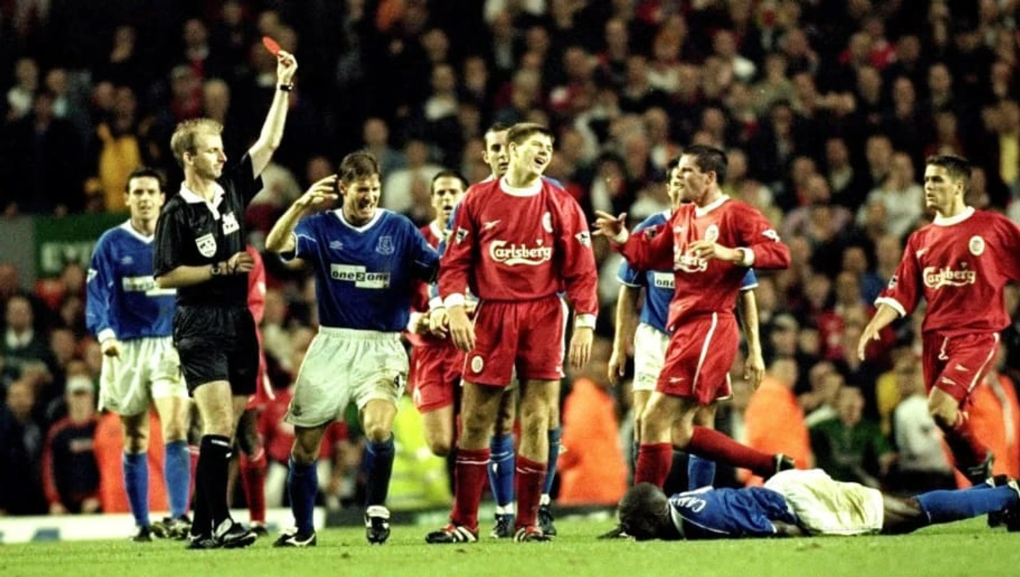 �а��инки по зап�о�� merseyside derby red cards neville