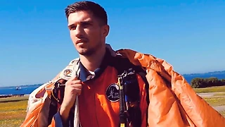 «Лорьян» сбросил одного новичка с самолета, другого отправил под воду – все ради презентаций в соцсетях