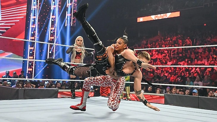 Обзор WWE Monday Night RAW 02.05.2022, изображение №28