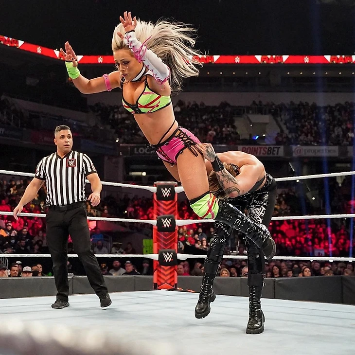 Обзор WWE Monday Night RAW 14.02.2022, изображение №16