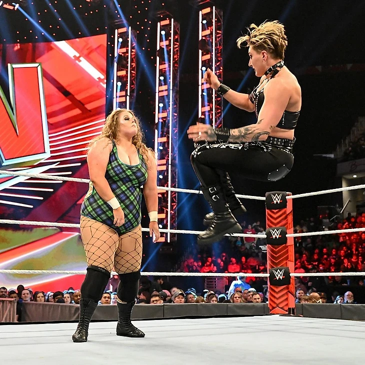 Обзор WWE Monday Night RAW 14.02.2022, изображение №17