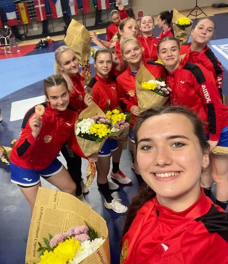 Cборная России U-18. Полина Мусина: "Клуб договаривается, но выполнять школьную программу надо", изображение №2