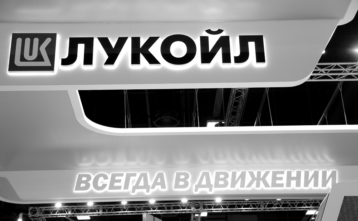 Спартак, болельщики, Вагит Алекперов, Денис Глушаков, Леонид Федун, Массимо Каррера
