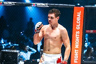 Боец команды «Рать» подписал контракт с UFC