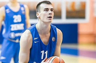 «Буревестник» подписал Кирилла Салмина