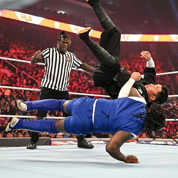 Обзор WWE Monday Night RAW 25.04.2022, изображение №13