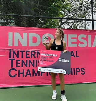 Захарова выиграла W25, Хромачева второй парный турнир подряд