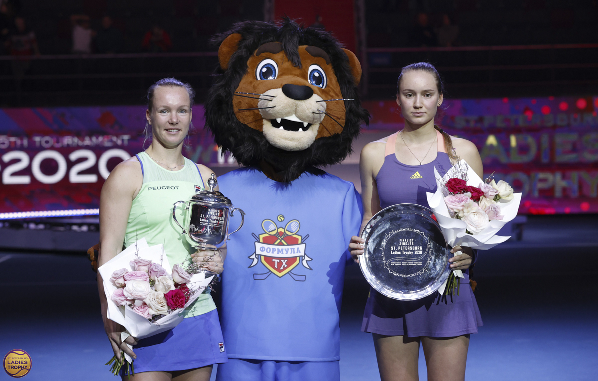 Фотографии с награждения финала St. Petersburg Ladies Trophy