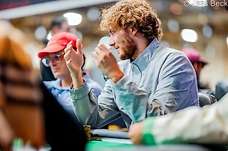 Йоханнес «Jepser8» Стравер продолжает впечатляющее выступление на World Championship of Online Poker 2026